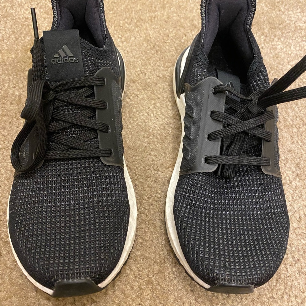 Adidas UltraBoost 19 Juniors Size 5.5